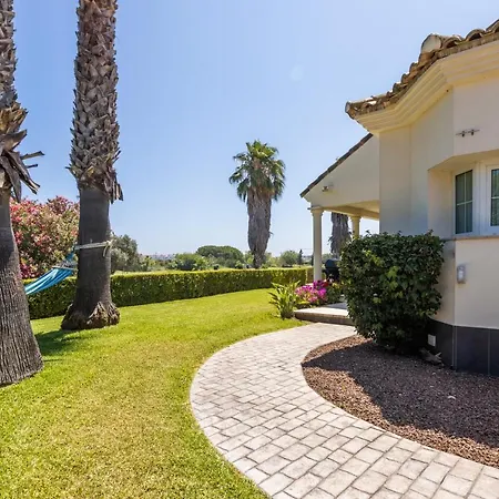 Lujo Olivanova Golf Met Villa *