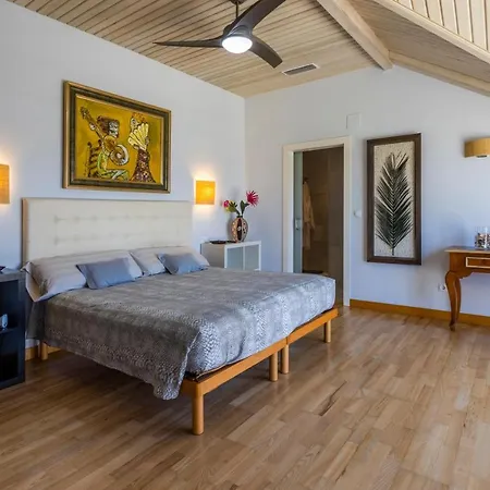 Lujo Olivanova Golf Met Villa